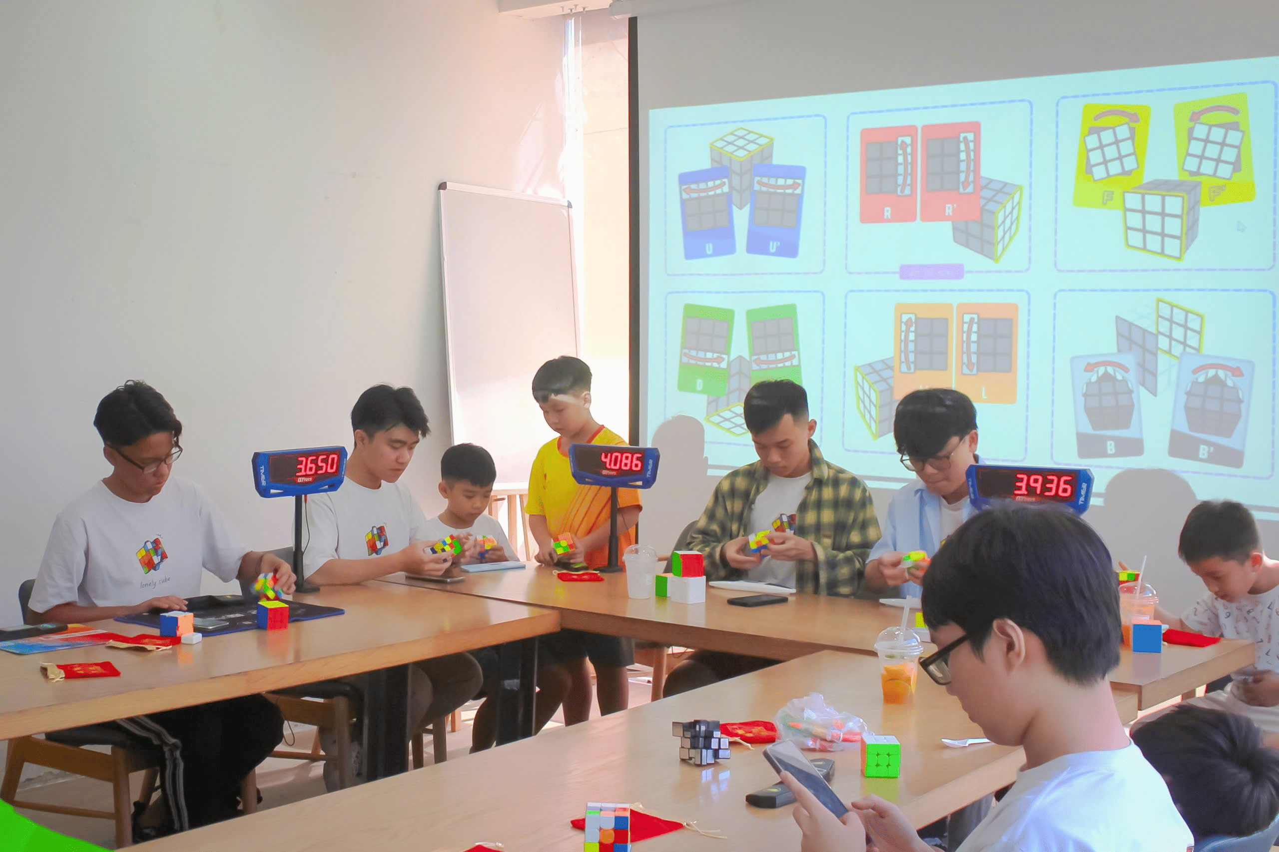 Lớp học Rubik